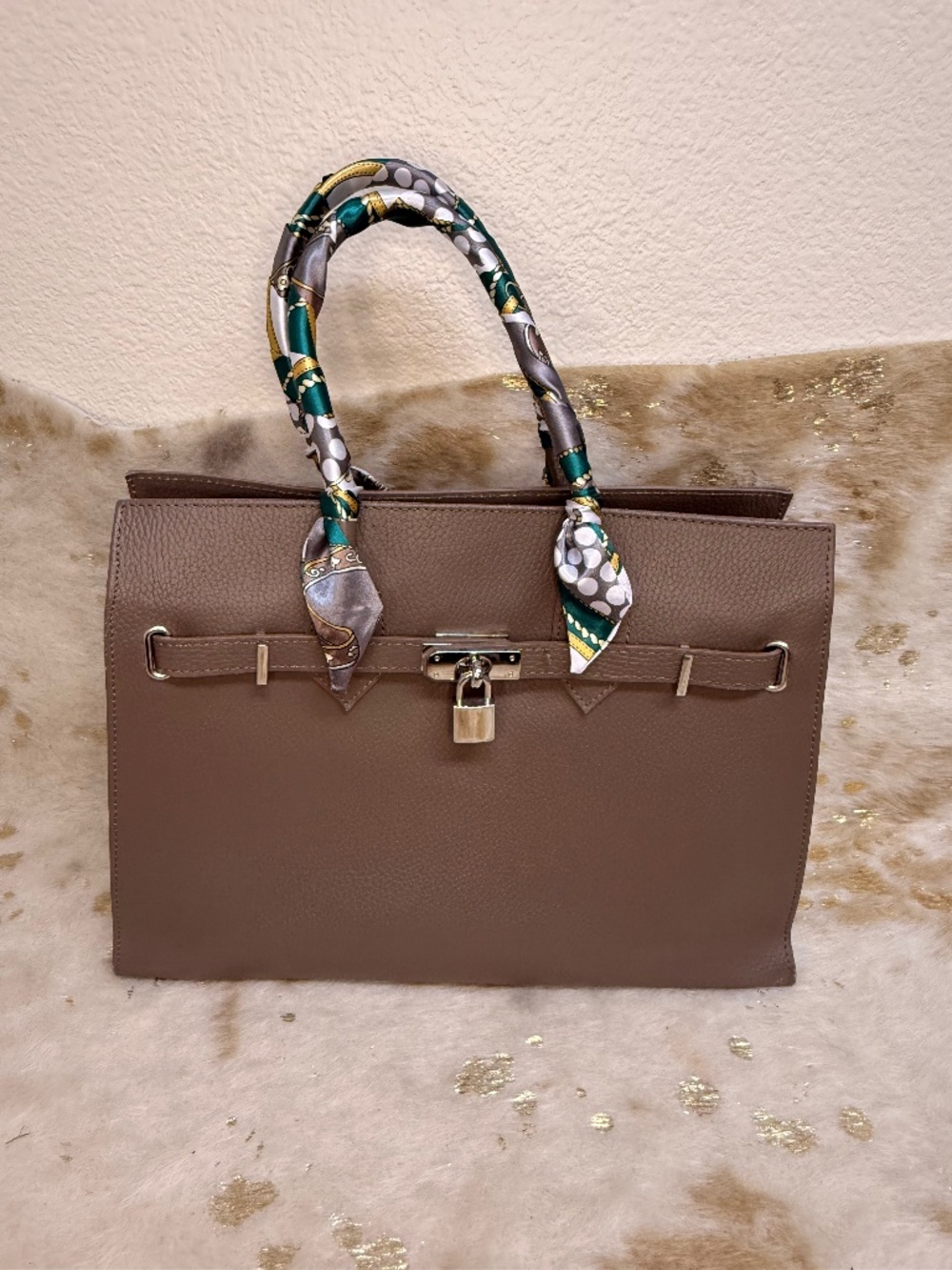 Top Handle Gray Beige Italian Leather Lock Tote Zip Closure‎ Three Compartments